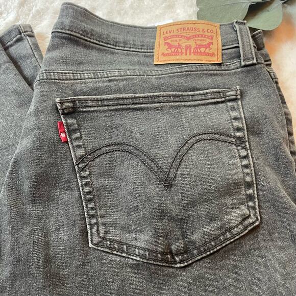 Levi’s Boyfriend Jeans Size 32 in gray/black - Picture 2 of 8